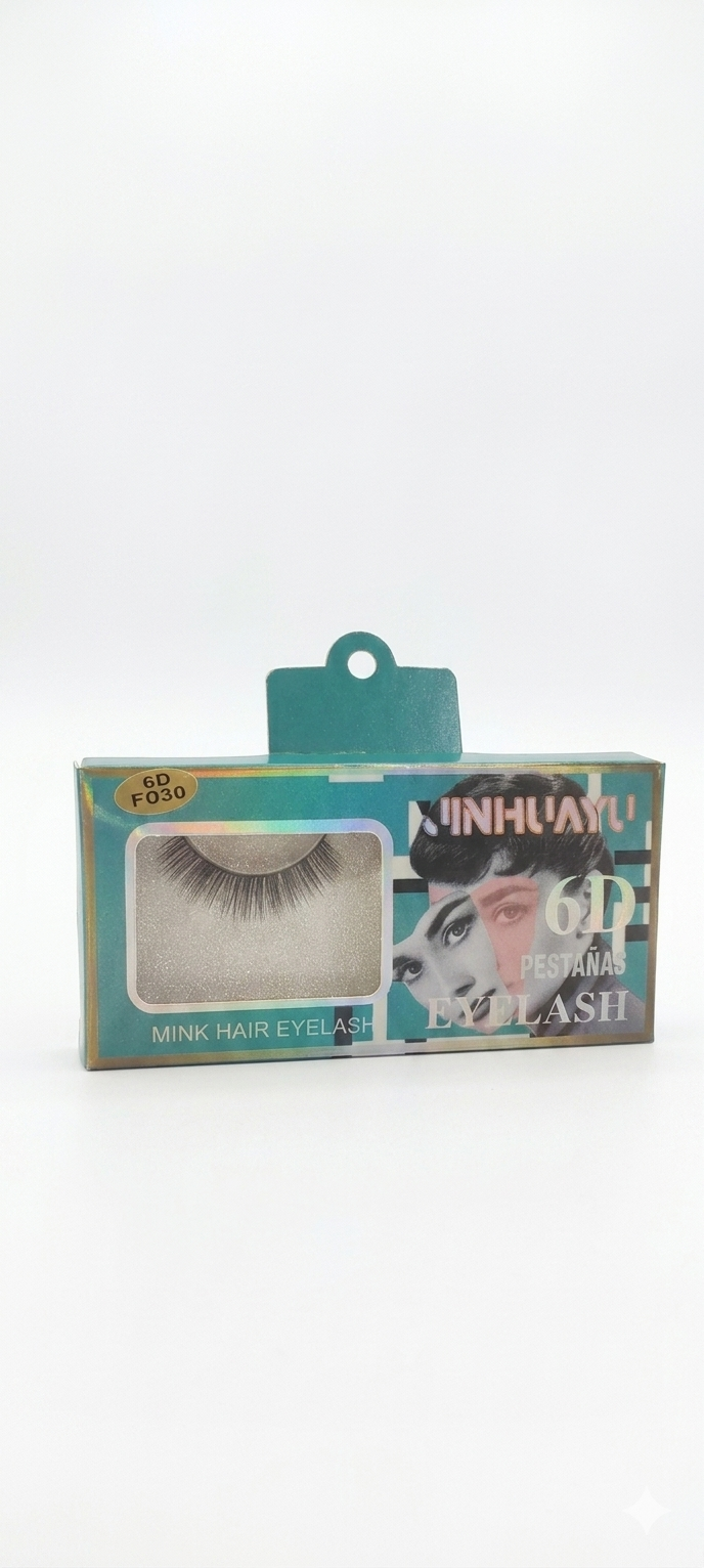 Pair of false eyelashes - black color